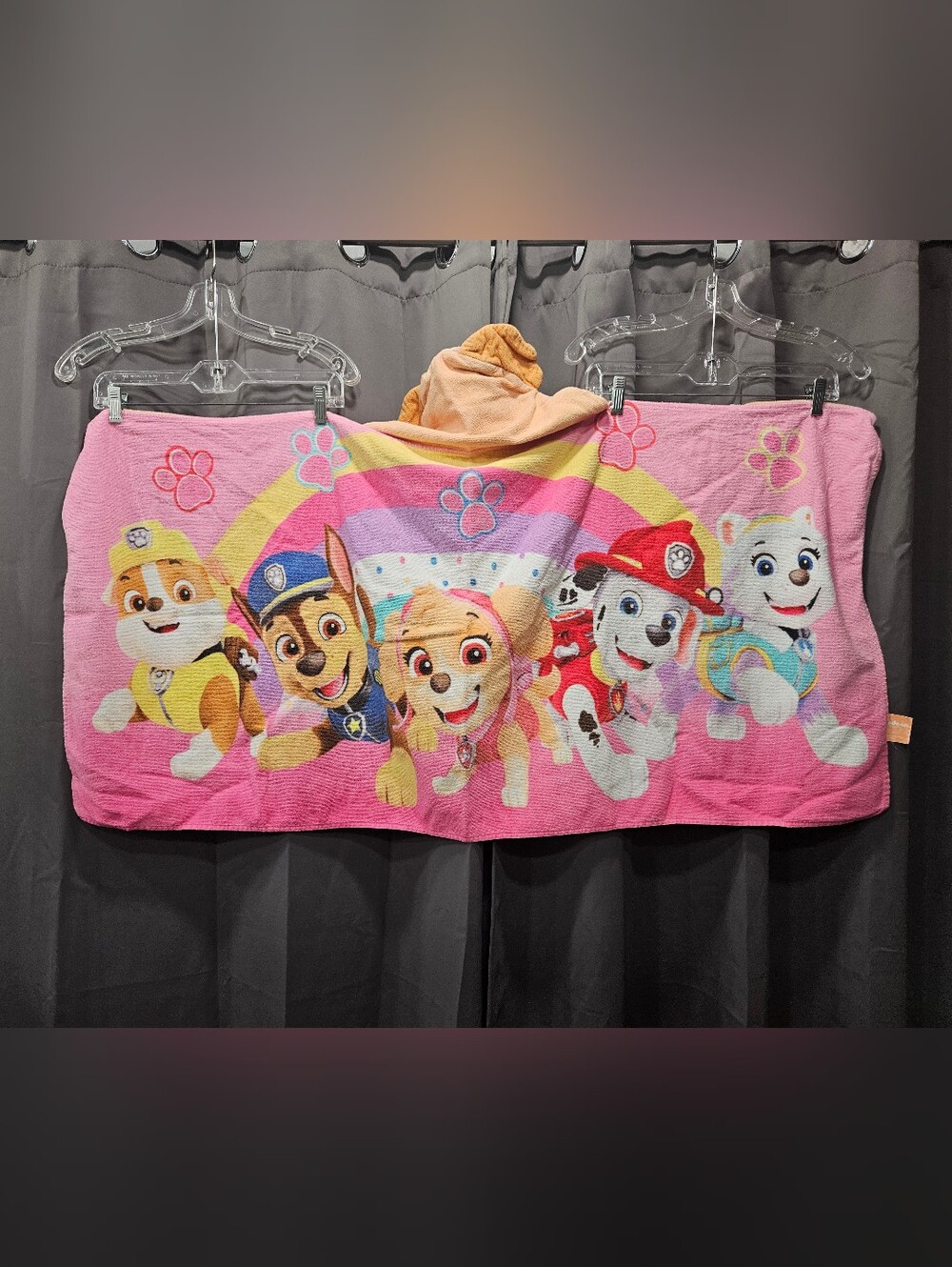 Paw Patrol Nickalodian Towel With Hand Pockets And Skye Hood
